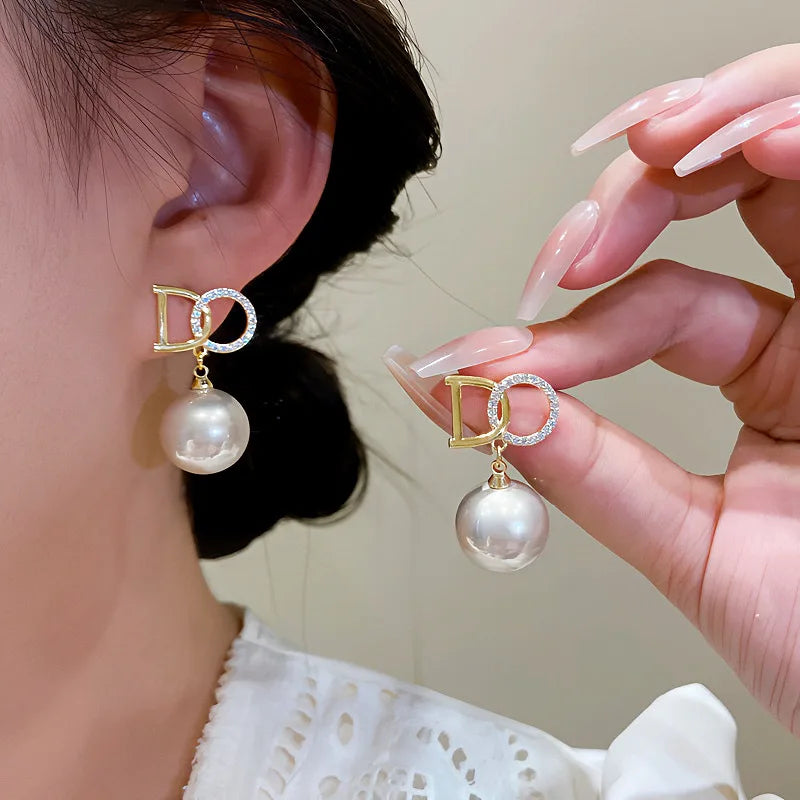 New Trend Crystal Hollow Letter DO Imitation Pearl Pendant Earring for Women Ear Jewelry Wholesale Christmas Girl Gift