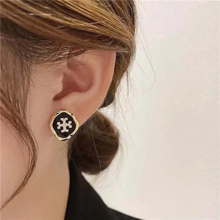 New Simple Delicate Snowflake Stud Earrings For Women Silver Needle Ear Piercing Body Jewelry Daily Wear Jewelry Girls Gift