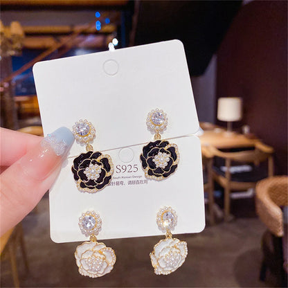 Fashion Natural Elegant Pearl White Black Camellia Stud Earrings Ladies Temperament Trendy Retro Earring Exquisite Birthday Gift