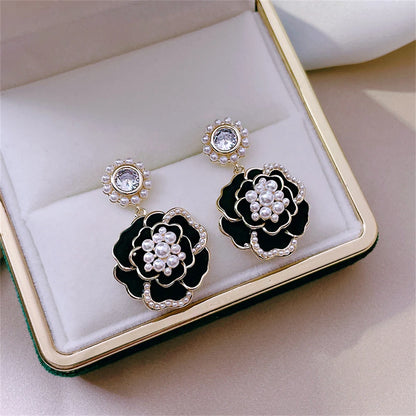 Fashion Natural Elegant Pearl White Black Camellia Stud Earrings Ladies Temperament Trendy Retro Earring Exquisite Birthday Gift