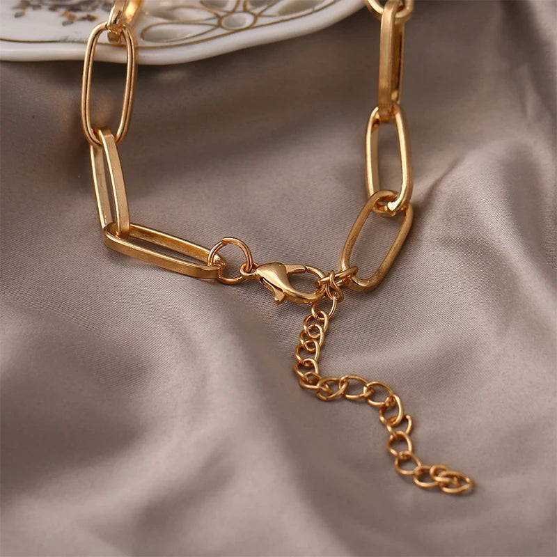 New Simple Fashion Metal Lock Pendants Punk Necklaces for Women Gold Color Hollow Pendant Chain Personality Gothic Neck Jewelry