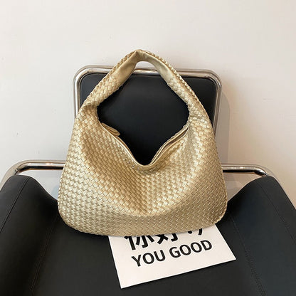 Woven Dumpling Shoulder Bag for Women — Large Capacity European Fashion Tote