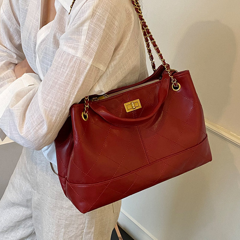 Diamond Pattern Chain Large Capacity Tote Bag — Versatile Commuter Crossbody | Women
