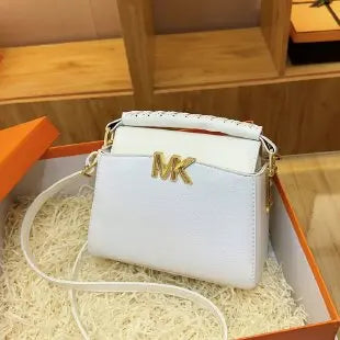 Paris Retro Chain Strap Crossbody Bag For Women Premium Leather Zipper Shoulder Bag Elegant Design Small Square Bag