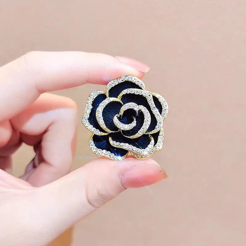 Boutique Black Camellia Brooch Girls Fashion Luxury Rhinestone Clothing Black Rose Corsage Women Zircon Lapel Pin Badge Jewelry