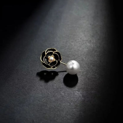 Elegant Classic White Flower Earrings Retro Rose Pearl Stud Earrings for Women Jewelry Wedding Accessories