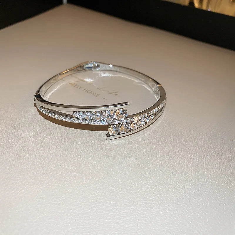 Class Crystal Letter Geometric Women's Bracelet Fashion Bracelet Personalized Versatile Minimalist Bangles for Women