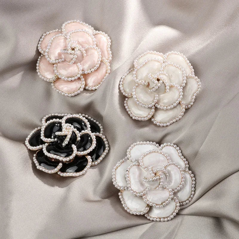 New Arrival Pearl Camellia Flower Brooches for Women Enamel Pin Elegant Lapel Pins Badge Corsage Fashion Jewelry Accessories