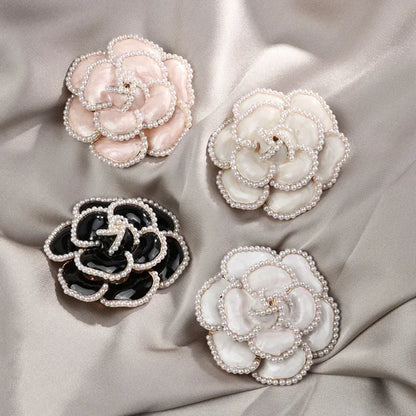 New Arrival Pearl Camellia Flower Brooches for Women Enamel Pin Elegant Lapel Pins Badge Corsage Fashion Jewelry Accessories