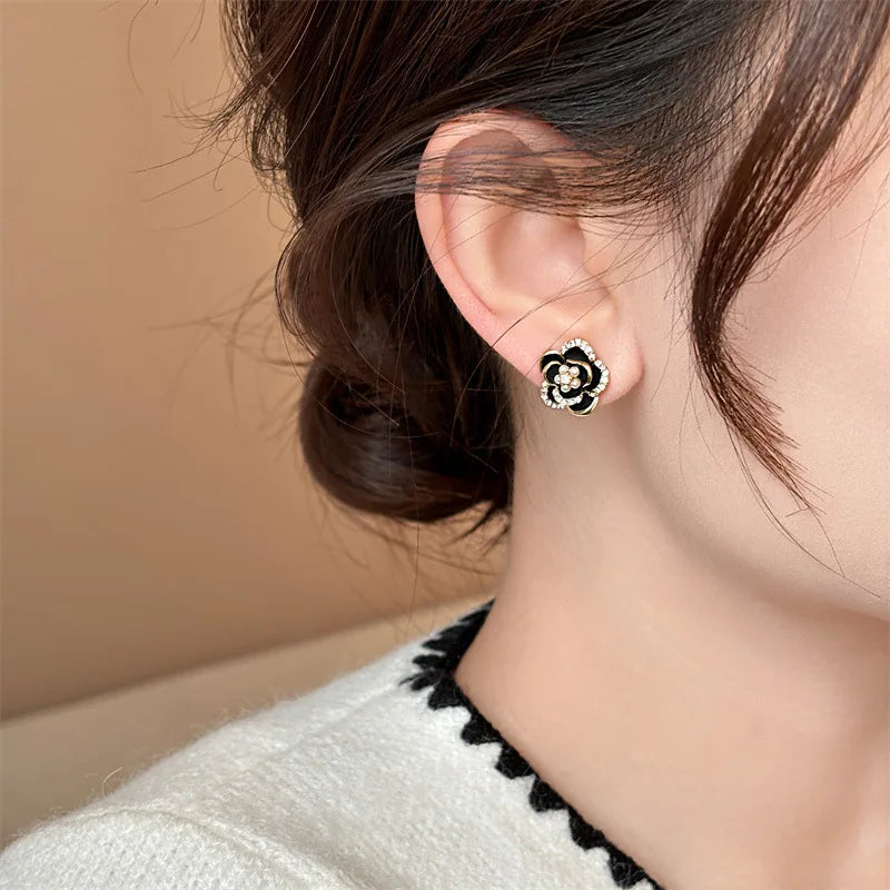 Dripping Zircon Pearl Flower Earrings for Women Trendy Stud Earrings Personality Commuter Inlaid Rhinestone Jewelry Women
