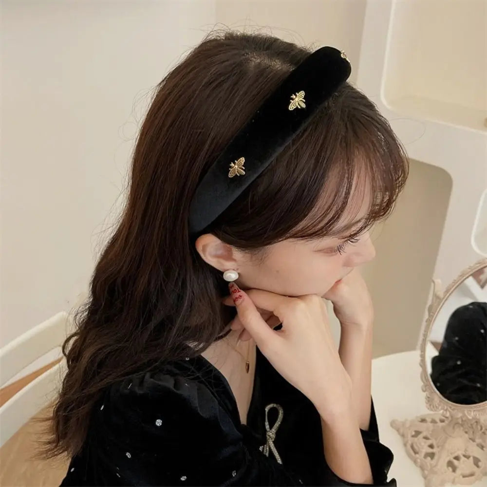 Hair Accessories Retro Hair Hoop Vintage Velvet Korean Style Personalized French Headband Bee Hairbands Wide Brim Hair Hoop