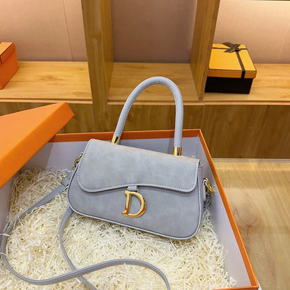 Elegant Saddle Shoulder Bag New for Women, Luxury Retro Crossbody Purse, High-Quality Leather Bag for All Occasions