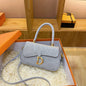 Elegant Saddle Shoulder Bag New for Women, Luxury Retro Crossbody Purse, High-Quality Leather Bag for All Occasions