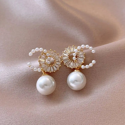 New Korean Fashion Vintage Imitation Pearl Zircon Stud Earrings Elegant Shiny Crystal Drop Earring Party Jewelry Gift for Women