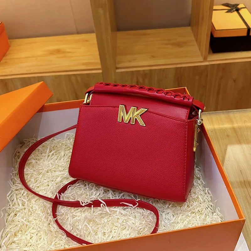 Paris Retro Chain Strap Crossbody Bag For Women Premium Leather Zipper Shoulder Bag Elegant Design Small Square Bag