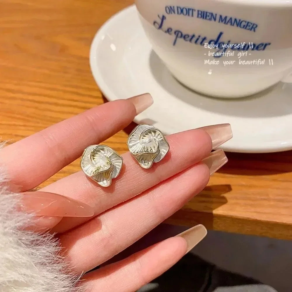 Niche Light Luxury Flower Earrings High End Temperament Women Fashion Jewelry Daily Party Wear