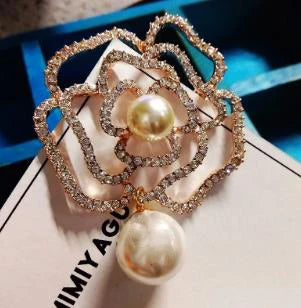 Camellia Luxury No 5 Pearls Crystal Brooches Flower Broach Jewelry For Women Korea Jewlery CC Style
