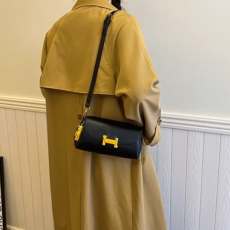 Small handbag for women in spring 2025, simple and versatile small square bag, retro and stylish commuting crossbody bag