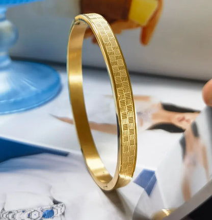 Beautiful Horizontal And Vertical Graphic Bracelet & Bangle Stainless Steel Luxury Jewelry Gift For Woman Wear Bangle