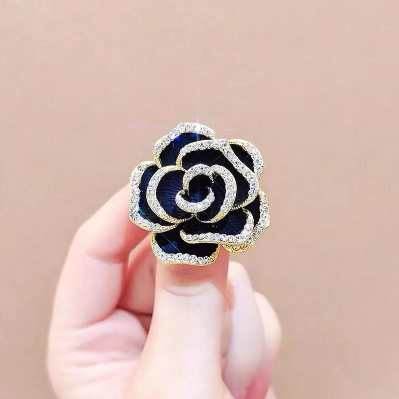 Boutique Black Camellia Brooch Girls Fashion Luxury Rhinestone Clothing Black Rose Corsage Women Zircon Lapel Pin Badge Jewelry