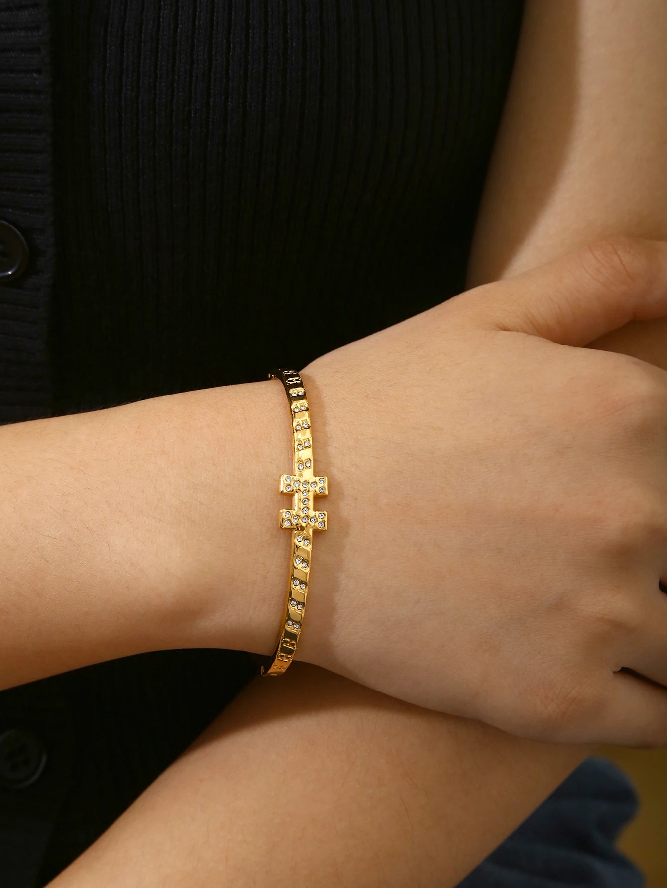 Fashionable, Personalized, Exquisite, Versatile, Trendy Stainless Steel Diamond-Studded Letter H Slim Bracelet For Women