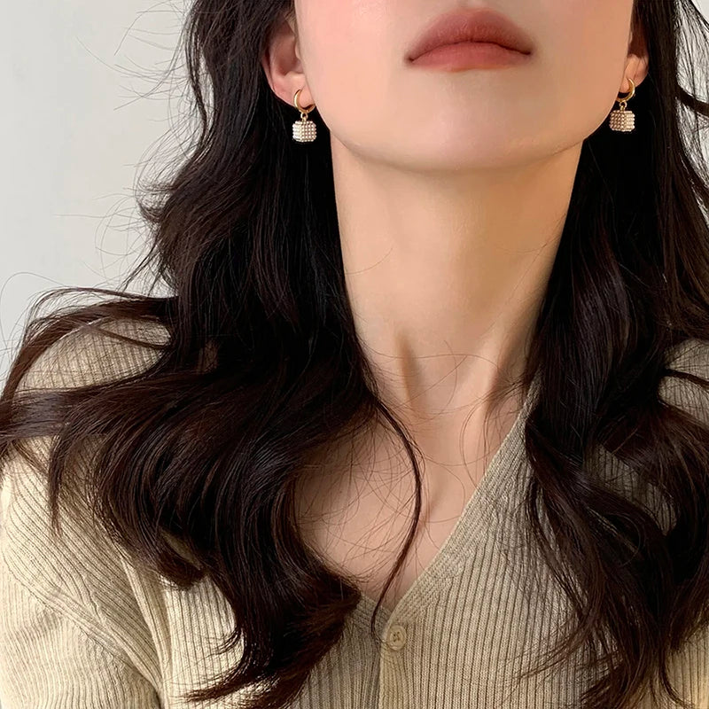 Premium Pearl Stereoscopic Square Drop Earrings — Gold Tone Luxury Fashion Jewelry