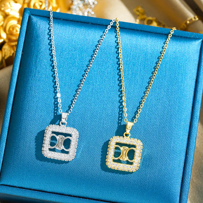 The letter necklace is a niche style specially designed for women. It won't fade and is a fashionable clothing necklace