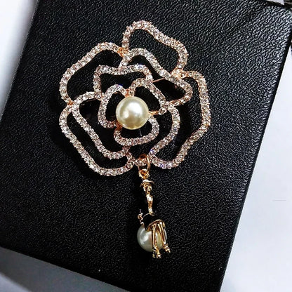Camellia Luxury No 5 Pearls Crystal Brooches Flower Broach Jewelry For Women Korea Jewlery CC Style