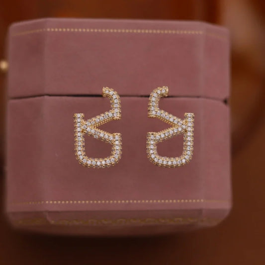Korean New Design Fashion Jewelry 14K Gold Plated Letter V Full Zircon Geometric Earrings Elegant Women's Daily Work Accessories