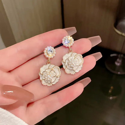 Niche Light Luxury Flower Earrings High End Temperament Women Fashion Jewelry Daily Party Wear