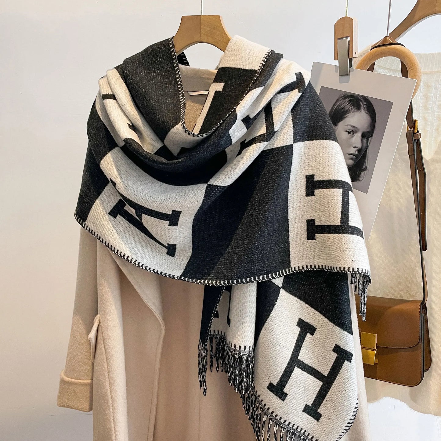 Best-selling letter-patterned imitation cashmere scarf for women, long winter style, jacquard, thick, double-sided shawl