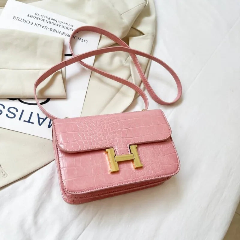 Modern Contemporary Leather Handbag - Today's Fashion Choice