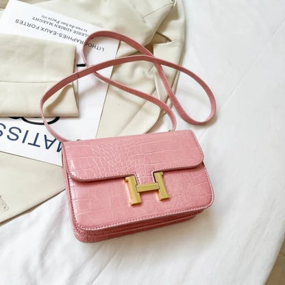 Modern Contemporary Leather Handbag - Today's Fashion Choice