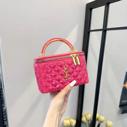 Elegant Ladies Shoulder Bag - High-Quality Leather Designer Classic