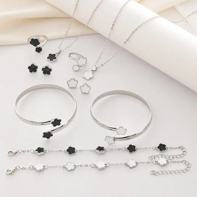 5pcs Lucky Five-petal Flower Women's Jewelry Set, Fashion Flower Bracelet + Necklace + Earrings + Bracelet + Ring Set, Birthday