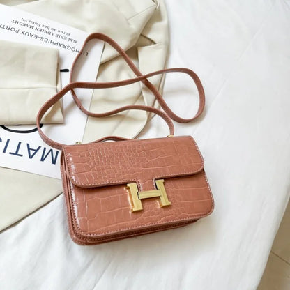 Modern Contemporary Leather Handbag - Today's Fashion Choice