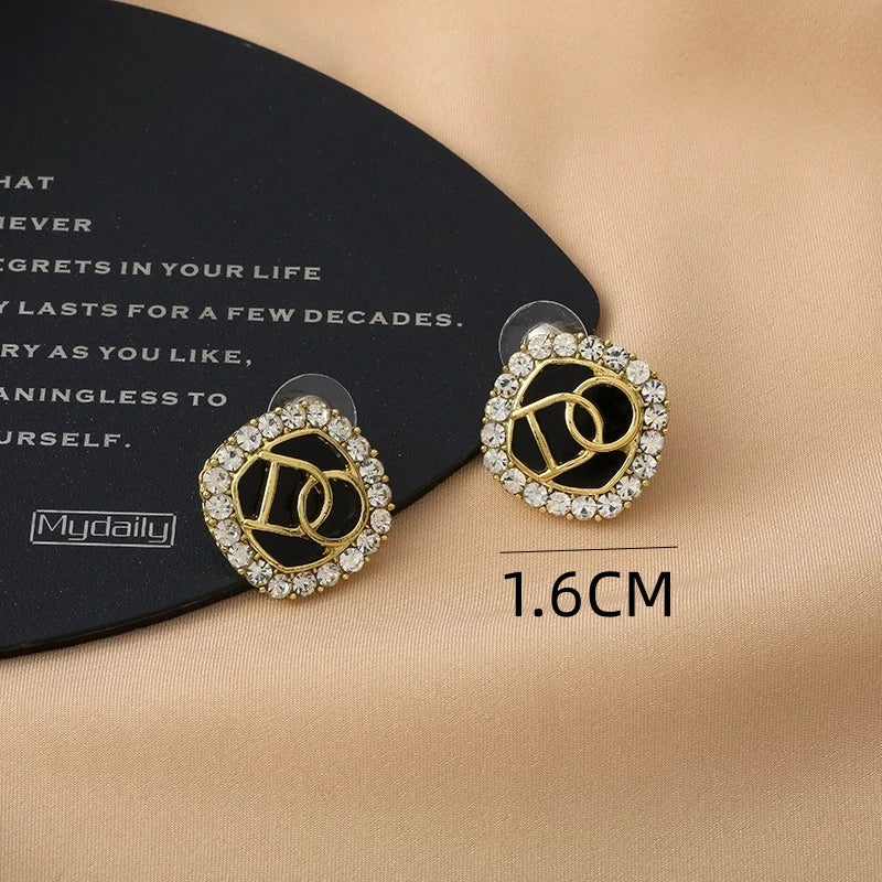 Korean Letter DO Black Enamel Square Crystal Stud Earring for Women Luxury Temperament Simple Cute Geometry Jewelry Brincos Gift