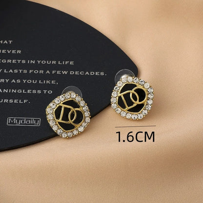Korean Letter DO Black Enamel Square Crystal Stud Earring for Women Luxury Temperament Simple Cute Geometry Jewelry Brincos Gift