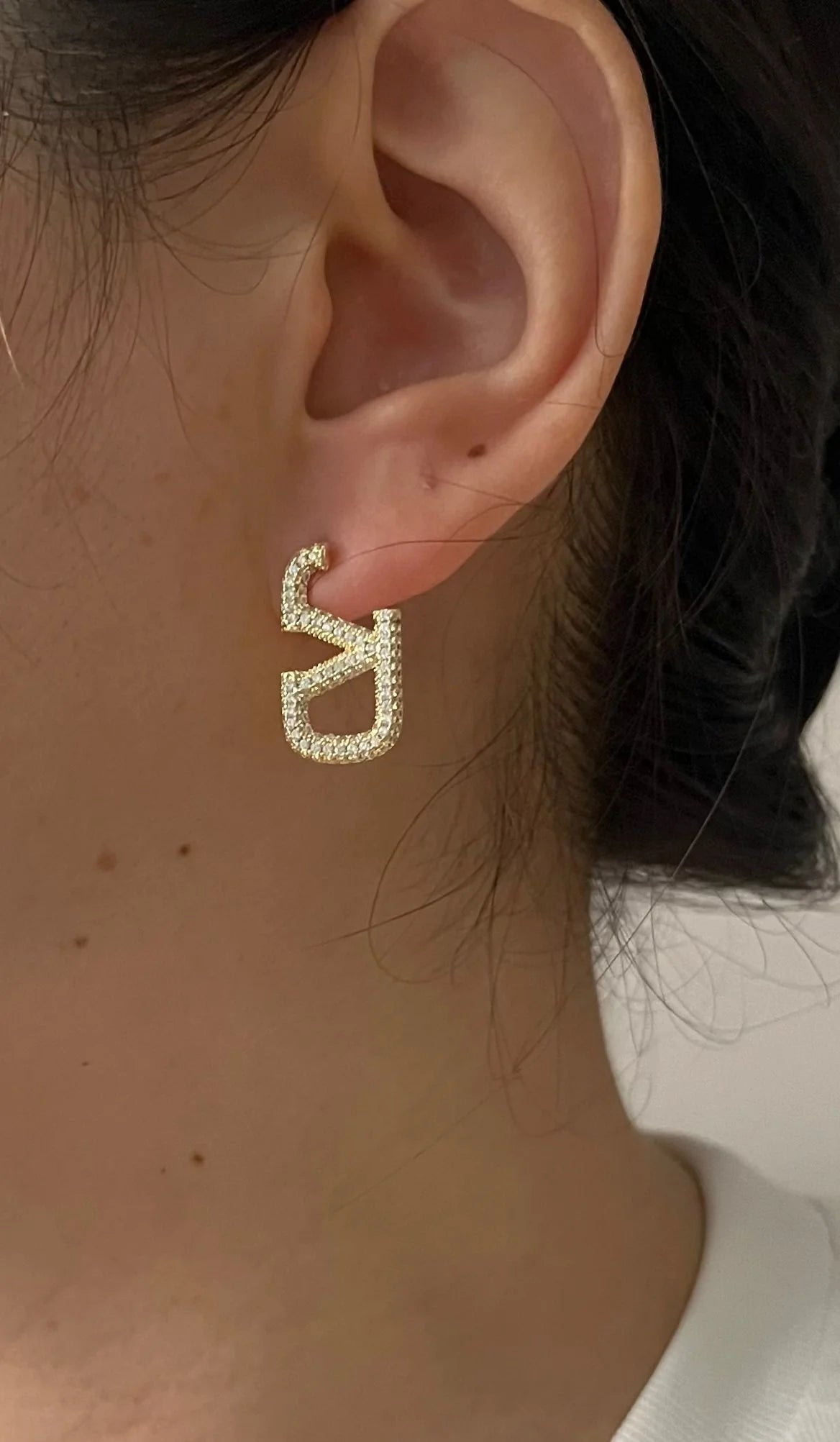 Korean New Design Fashion Jewelry 14K Gold Plated Letter V Full Zircon Geometric Earrings Elegant Women's Daily Work Accessories
