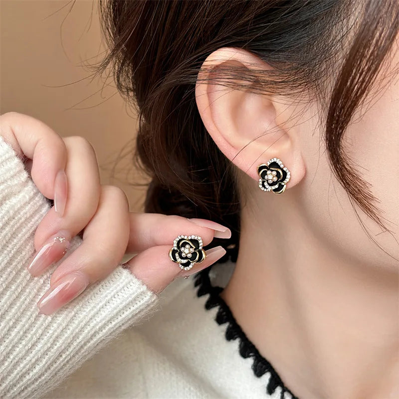 Dripping Zircon Pearl Flower Earrings for Women Trendy Stud Earrings Personality Commuter Inlaid Rhinestone Jewelry Women