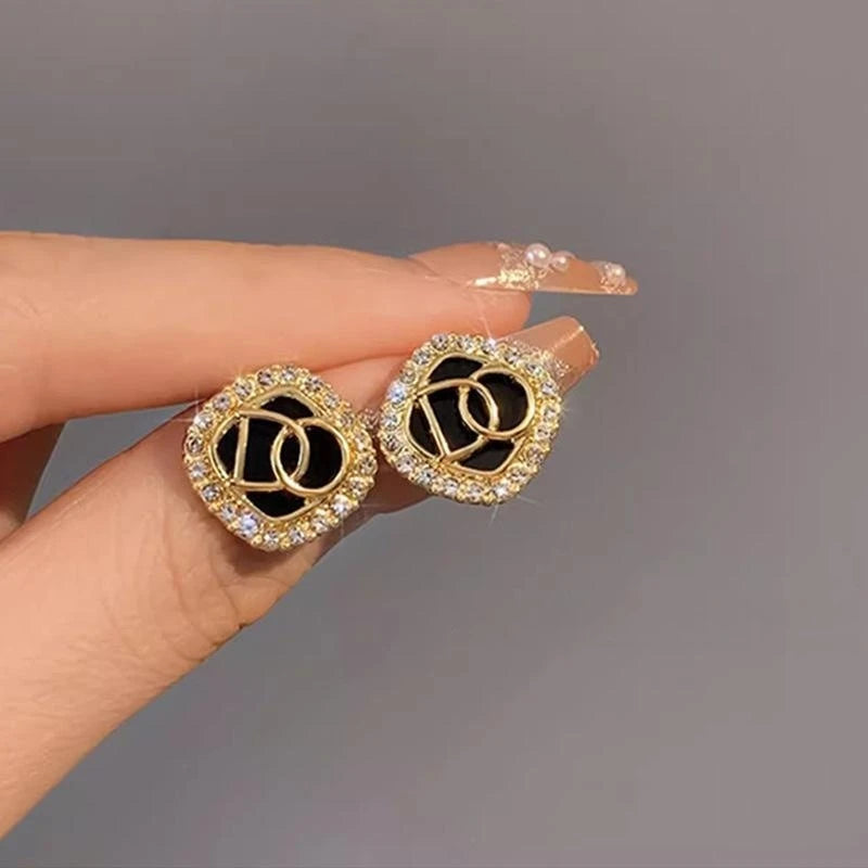 Korean Letter DO Black Enamel Square Crystal Stud Earring for Women Luxury Temperament Simple Cute Geometry Jewelry Brincos Gift