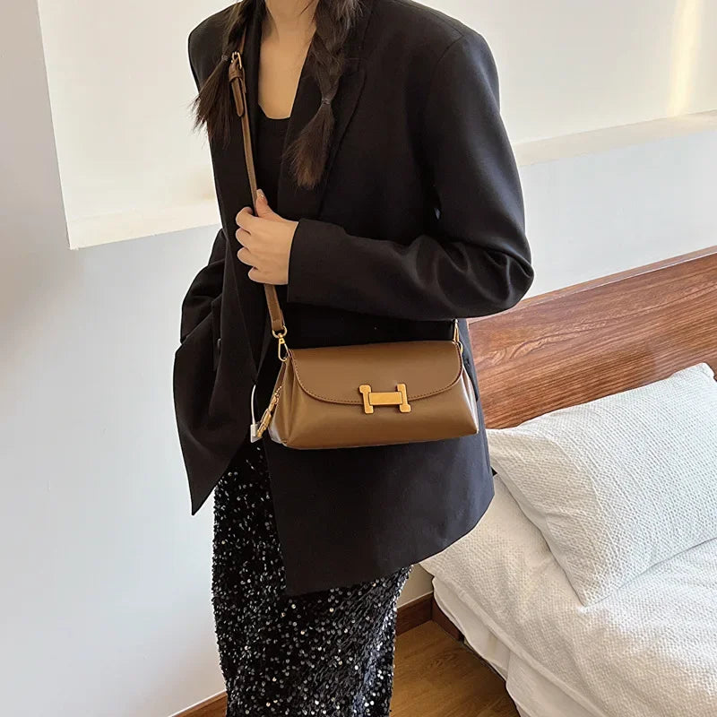 Small handbag for women in spring 2025, simple and versatile small square bag, retro and stylish commuting crossbody bag