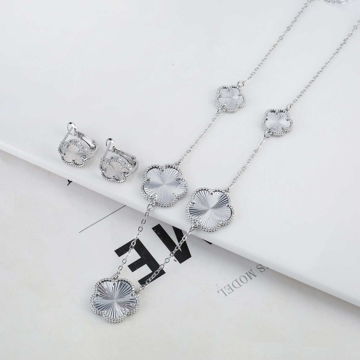 Plant Five Leaf Flower Double sided Plum Blossom Jewelry Set Necklace Earrings New Design Natural Stone Women High Quality Clove