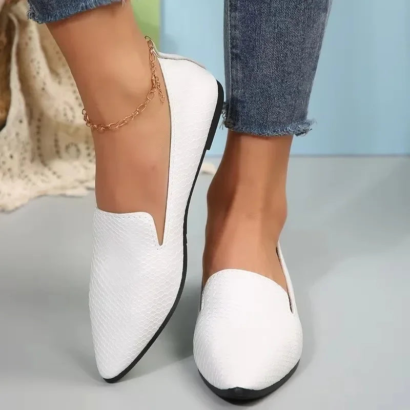 Women's Vintage Leather Pointed Flat Shoes - Soft Sole Slip-On Loafers