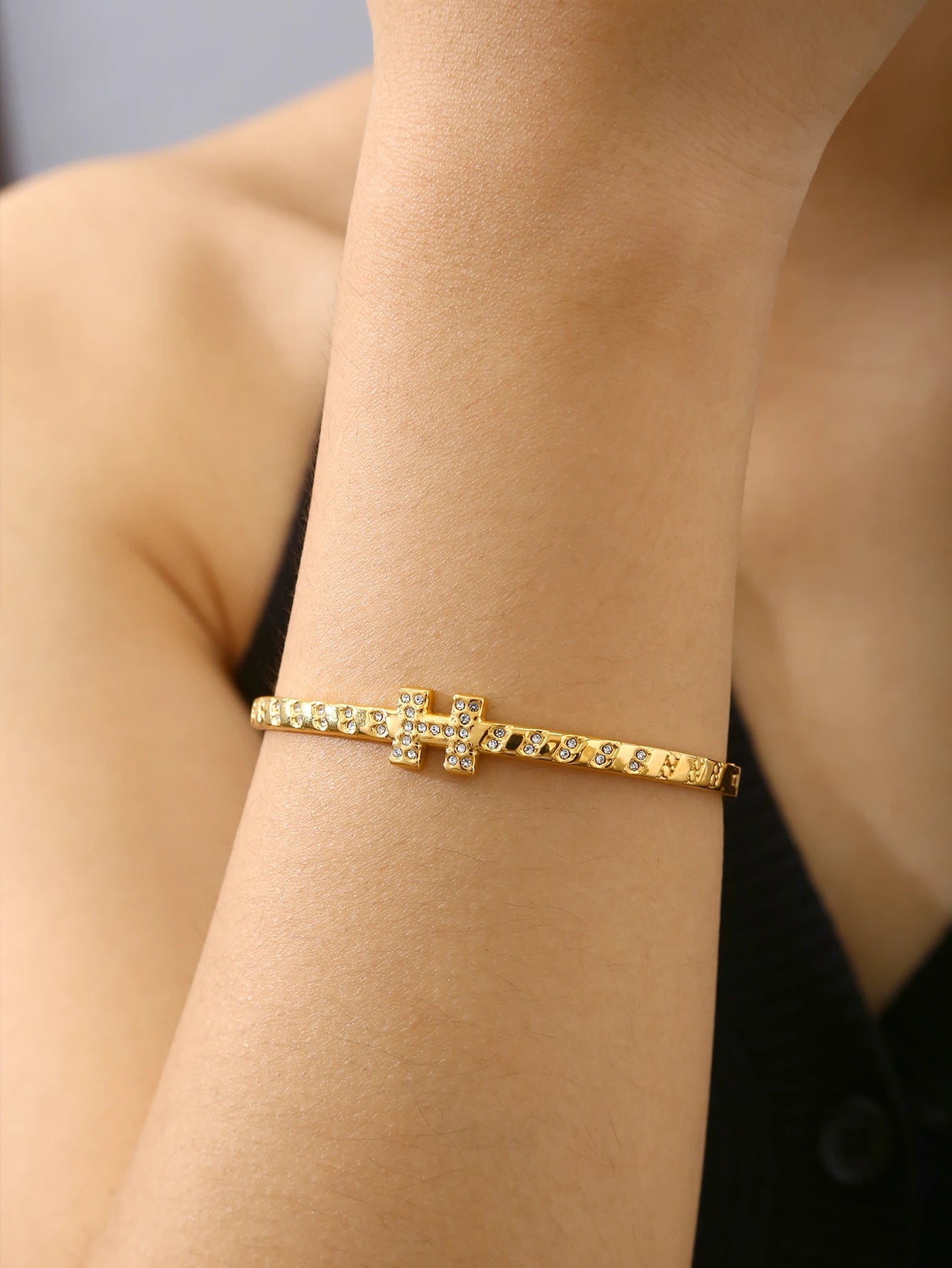 Fashionable, Personalized, Exquisite, Versatile, Trendy Stainless Steel Diamond-Studded Letter H Slim Bracelet For Women