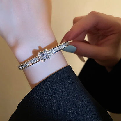 Class Crystal Letter Geometric Women's Bracelet Fashion Bracelet Personalized Versatile Minimalist Bangles for Women