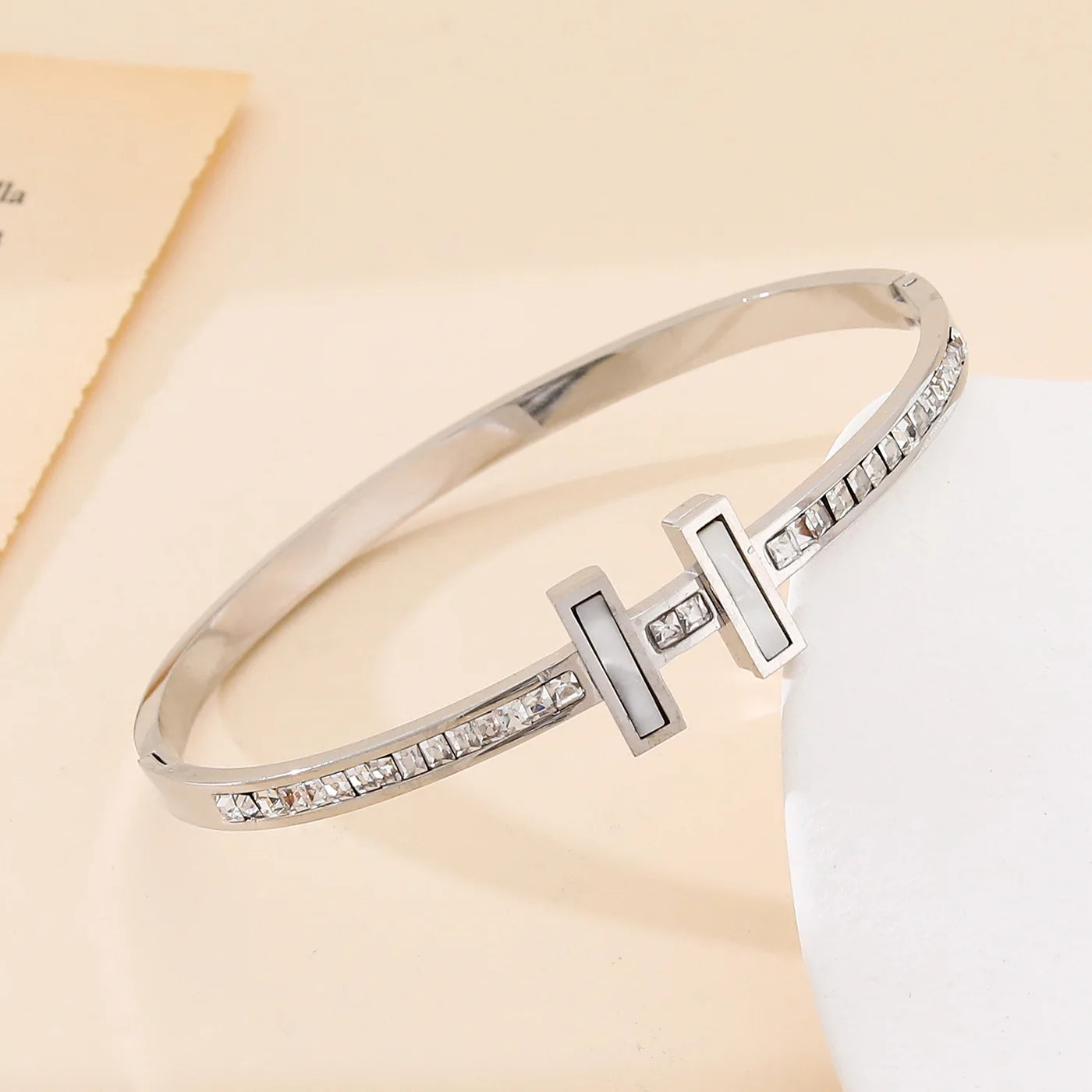 1PC Titanium Steel Stainless Steel Inlaid Zircon Gold Plated Letter H Bracelet, Classic and Simple Style, Suitable for Women's D