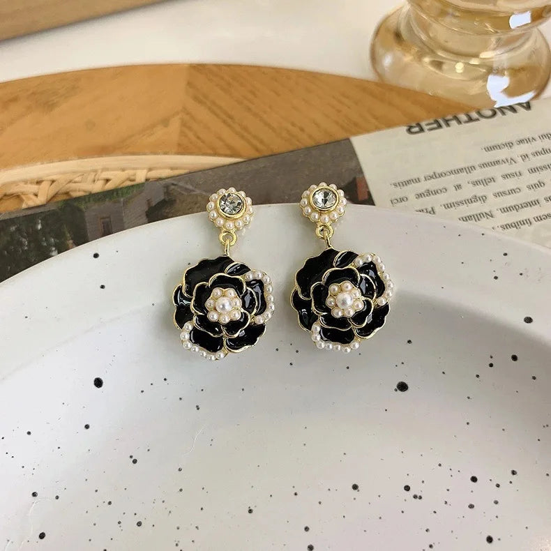 Niche Light Luxury Flower Earrings High End Temperament Women Fashion Jewelry Daily Party Wear