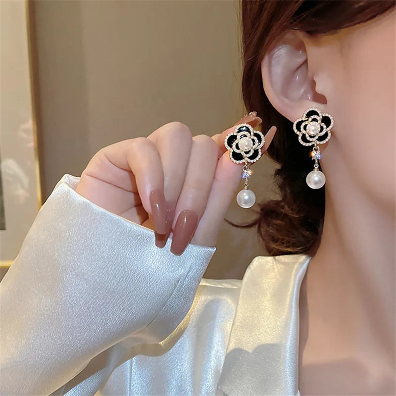 GUFTM Camellia Pearl Pendant Earrings for Women Luxury Brand Design Cc Style Party Wedding Jewelry Gift Earrings for Women