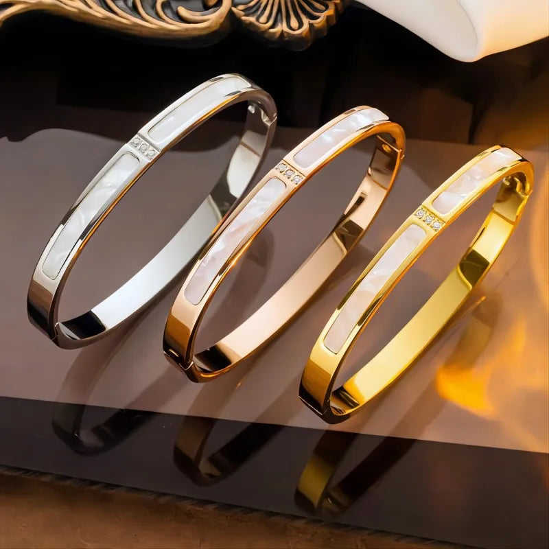 New Titanium Steel High end White Shell Fritillaria Bracelet Women's Simple and Personalized Bracelet